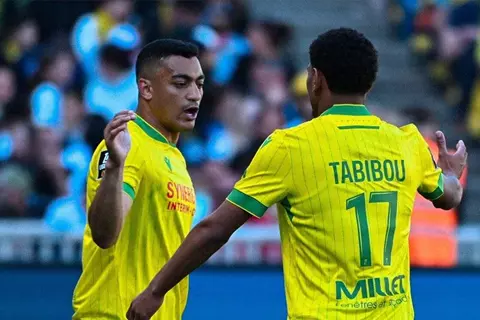 بهدف خيالي.. مصطفى محمد يساهم في تعادل نانت أمام بريست في الدوري الفرنسي